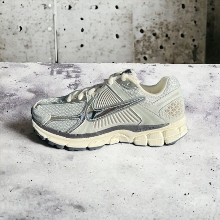 Nike Vomero Photon Dust