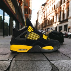 Jordan 4 Retro Thunder (2023)